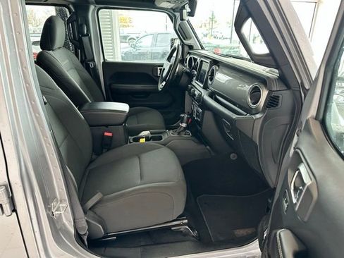 Used 2018 Jeep Wrangler Unlimited Sahara w/ Dual Top Group image 17