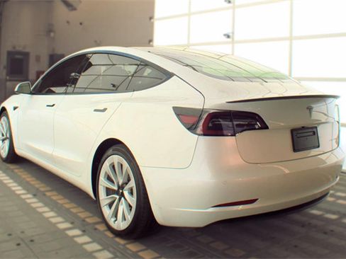 Used 2022 Tesla Model 3 Long Range AWD/4WD image 6