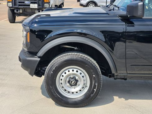 New 2025 Ford Bronco 4-Door AWD/4WD image 9