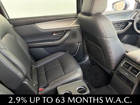 Used 2025 MAZDA CX-90 Plug-In Hybrid w/ Preferred AWD/4WD image 16