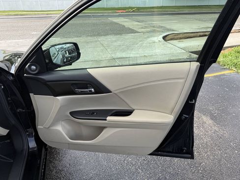 Used 2015 Honda Accord EX-L image 9