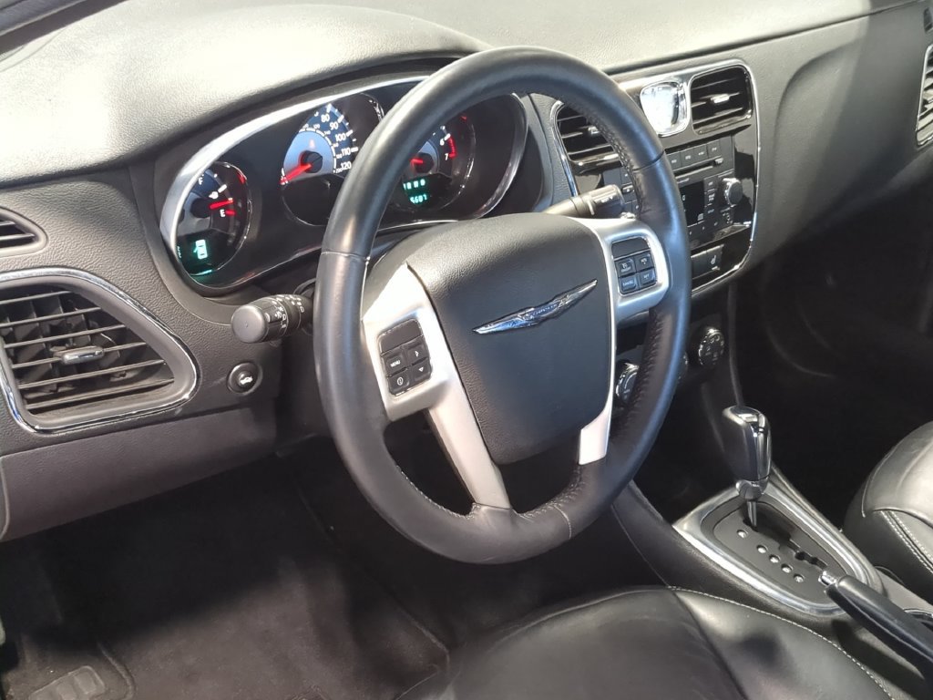 Used 2014 Chrysler 200 Limited FWD image 12