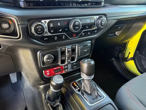 Used 2024 Jeep Wrangler Unlimited Rubicon w/ Safety Group AWD/4WD image 13