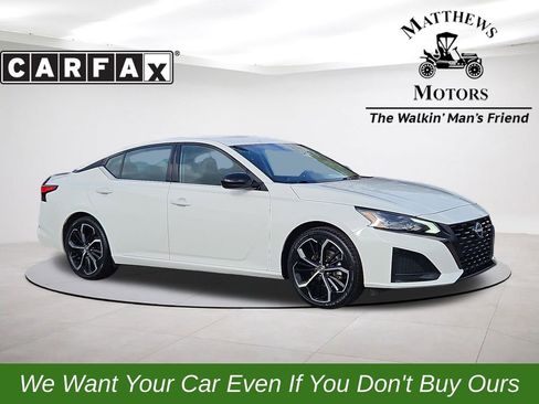 Used 2024 Nissan Altima 2.5 SR image 1