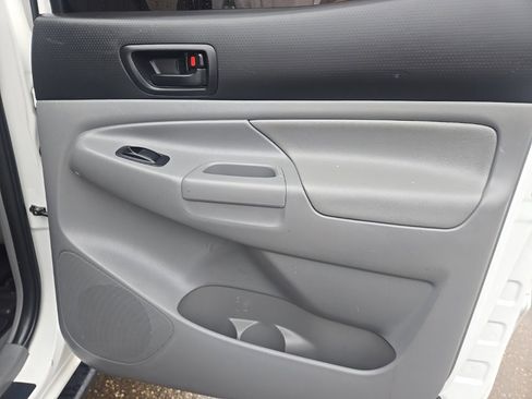 Used 2013 Toyota Tacoma 4x4 Double Cab w/ TRD Sport Pkg image 26