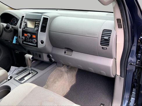 Used 2013 Nissan Frontier SV w/ SV Value Truck Pkg RWD image 17