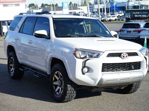 Used 2018 Toyota 4Runner TRD Off-Road image 7