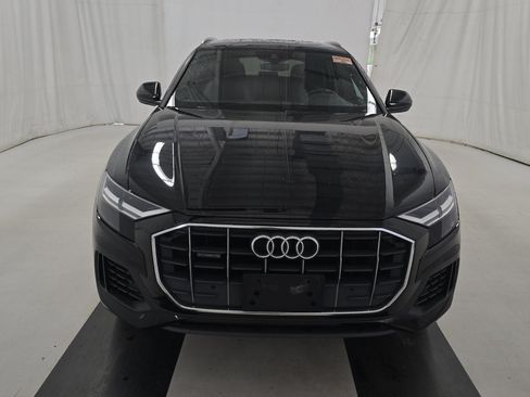 Used 2019 Audi Q8 Premium w/ Convenience Package AWD/4WD image 3