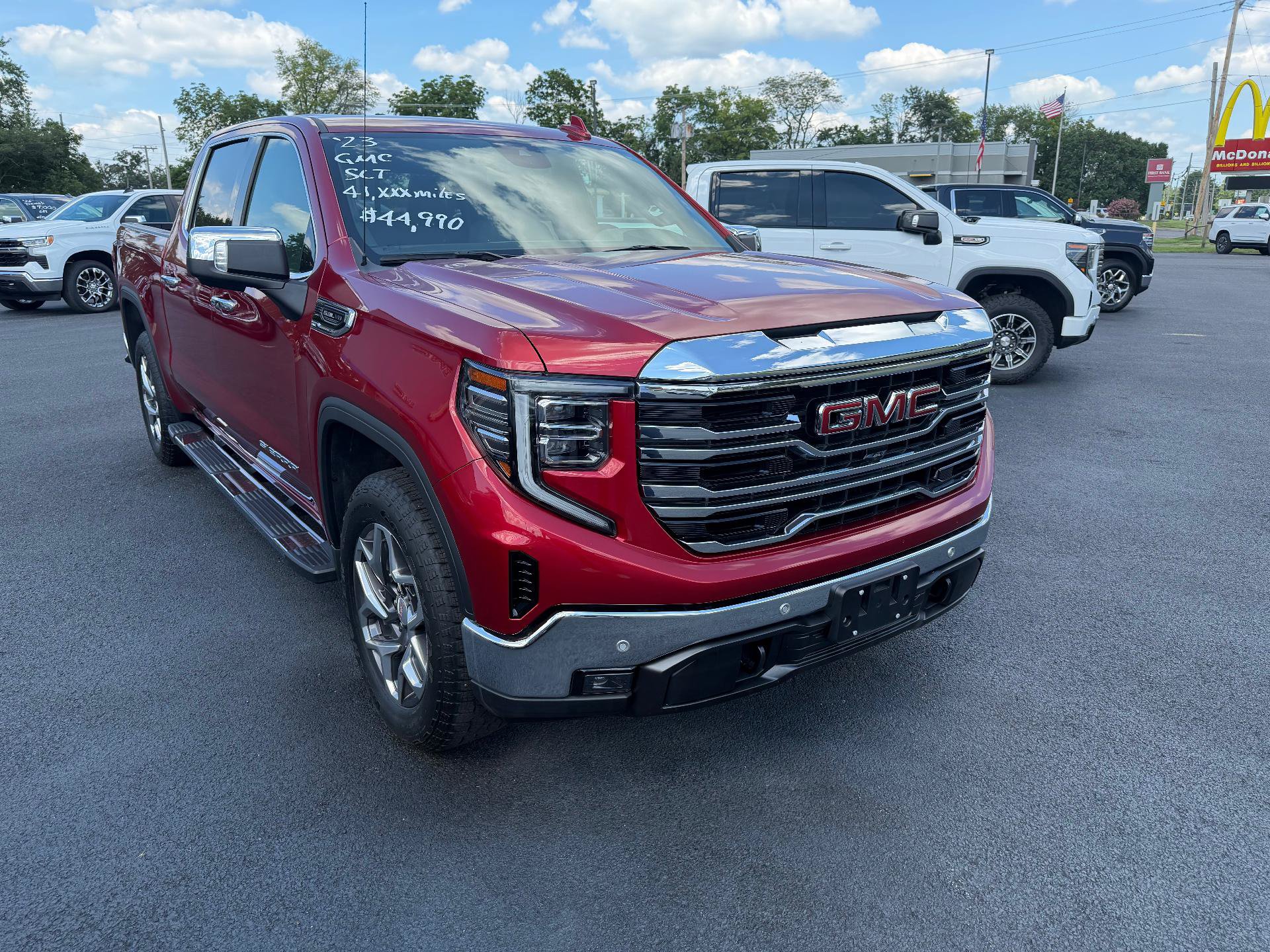 Used 2023 GMC Sierra 1500 SLT w/ SLT Premium Plus Package AWD/4WD image 5