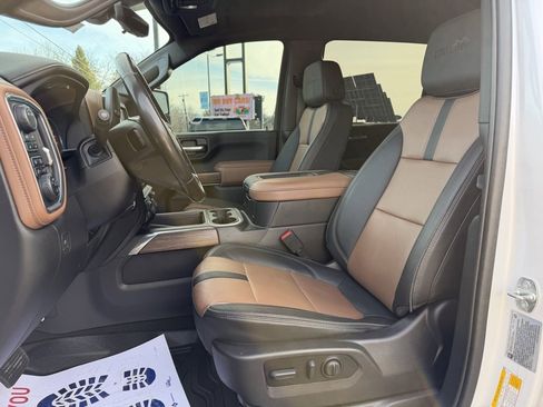 Used 2022 Chevrolet Silverado 2500 High Country w/ Z71 Off-Road Package image 11