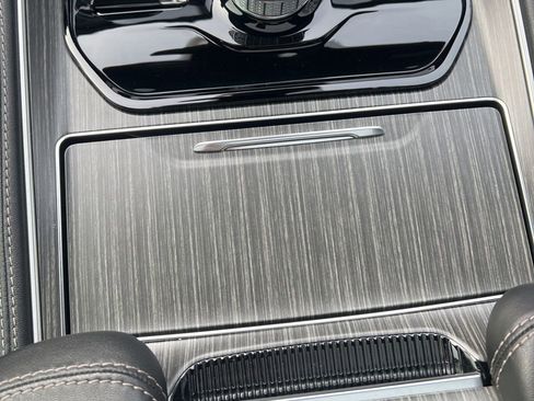 Used 2023 Jeep Wagoneer Series II w/ Premium Group I image 13