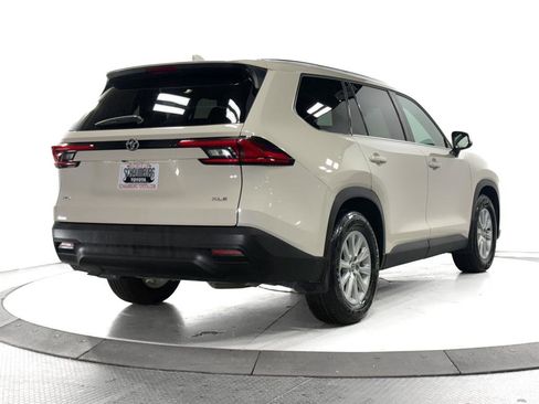 Certified 2024 Toyota Grand Highlander XLE image 11