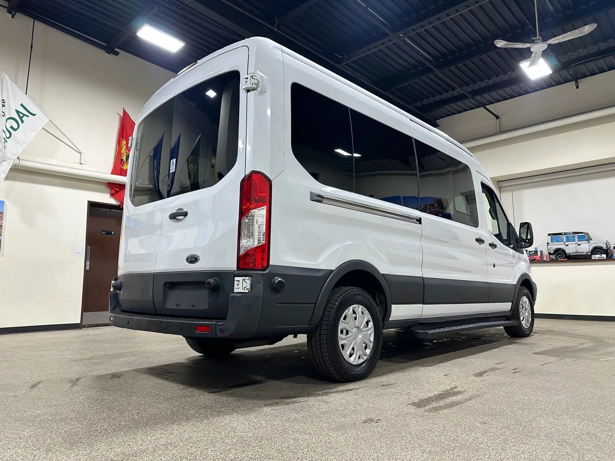 Used 2015 Ford Transit 250 148 Medium Roof RWD image 10
