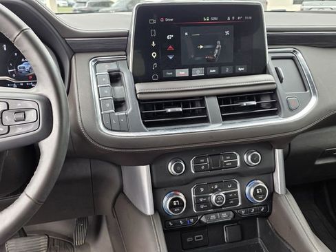 Used 2023 GMC Yukon XL SLT w/ SLT Premium Package RWD image 10