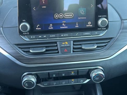 Used 2025 Nissan Altima 2.5 SV image 8