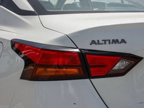 Used 2024 Nissan Altima 2.5 SR FWD image 7