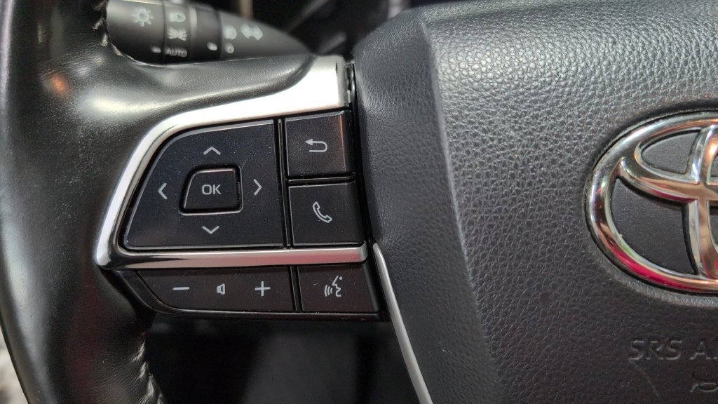 Used 2022 Toyota Highlander XLE AWD/4WD image 10