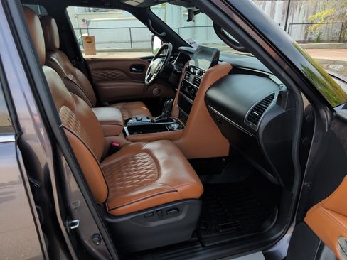 Used 2024 INFINITI QX80 Sensory w/ Cargo Package image 12