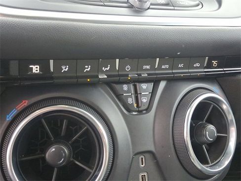 Used 2022 Chevrolet Blazer LT image 15