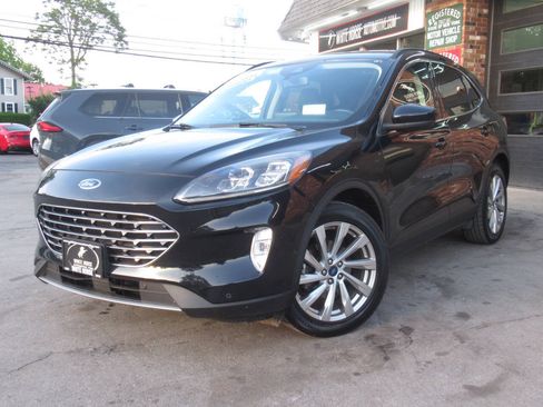 Used 2021 Ford Escape Titanium w/ Titanium Elite Package AWD/4WD image 33