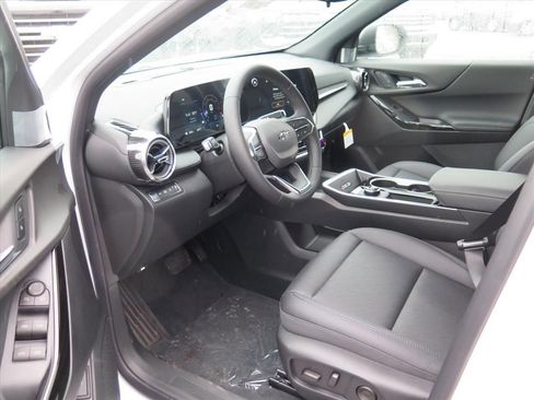 New 2026 Chevrolet Equinox LT w/ Convenience Package II image 11