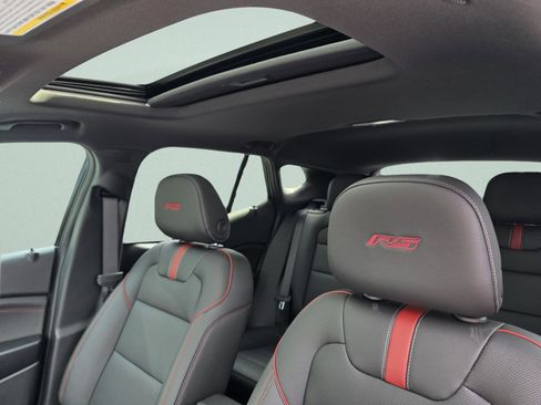 New 2026 Chevrolet Trax RS w/ Sunroof Package image 25