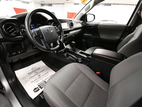 Certified 2019 Toyota Tacoma SR image 12