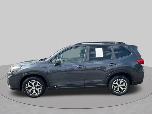 Used 2019 Subaru Forester Premium AWD/4WD image 6