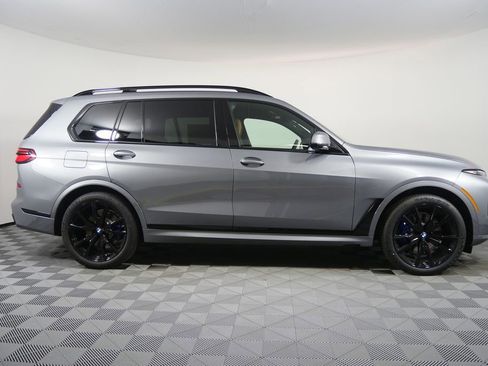 Used 2026 BMW X7 xDrive40i w/ M Sport Package image 2