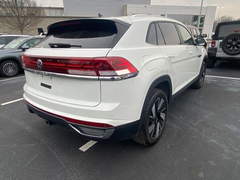 Used 2025 Volkswagen Atlas Cross Sport SE image 11