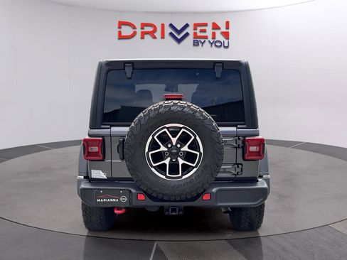 Used 2025 Jeep Wrangler Unlimited Rubicon AWD/4WD image 4