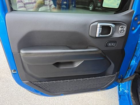 Used 2024 Jeep Wrangler Unlimited Sahara AWD/4WD image 12