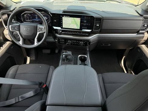 Used 2025 Chevrolet Silverado 1500 LT Trail Boss w/ Convenience Package II AWD/4WD image 11