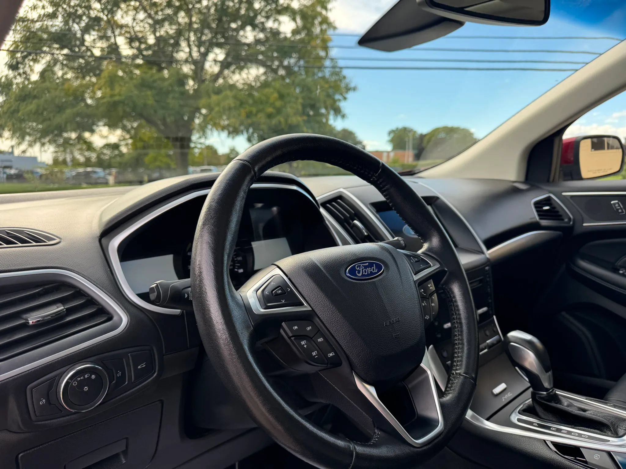 Used 2017 Ford Edge Titanium w/ Equipment Group 302A AWD/4WD image 20