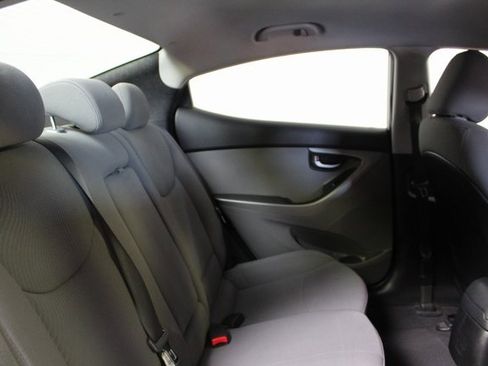 Used 2014 Hyundai Elantra SE image 10