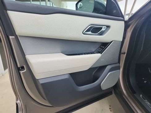 Used 2019 Land Rover Range Rover Velar R-Dynamic SE AWD/4WD image 11