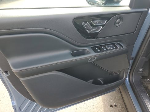 New 2026 Lincoln Aviator Reserve image 8