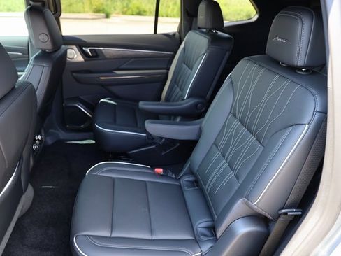 New 2026 Buick Enclave Avenir w/ Super Cruise Package image 13