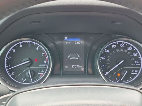 Used 2023 Toyota Camry SE FWD image 11