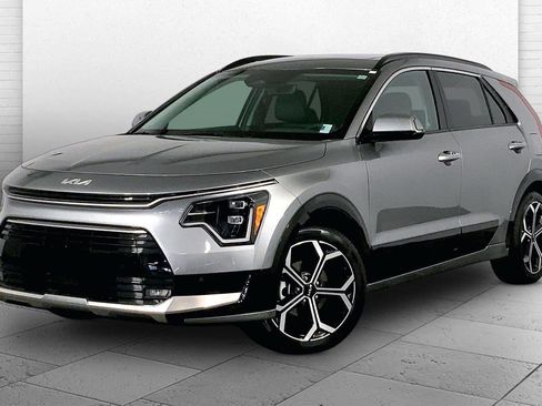 Certified 2025 Kia Niro SX Touring FWD image 12