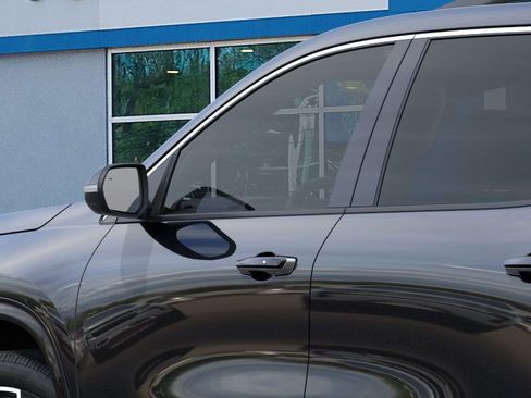 New 2026 Chevrolet Traverse High Country w/ LPO, Floor Liner Package AWD/4WD image 12