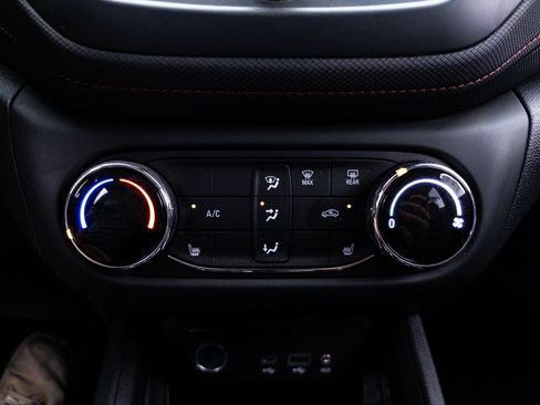 Used 2023 Chevrolet TrailBlazer RS FWD image 22