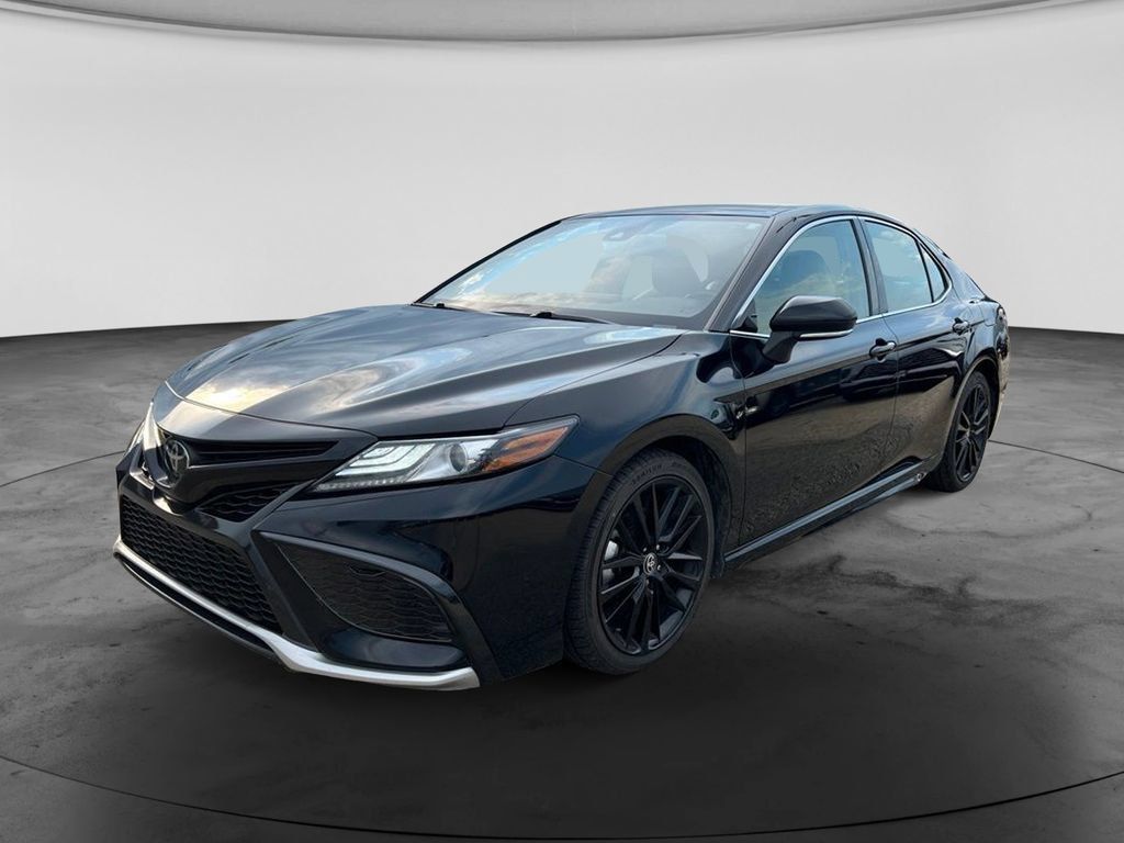 Used 2024 Toyota Camry XSE FWD image 5