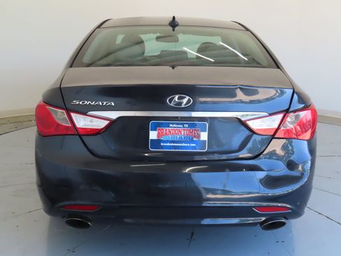 Used 2013 Hyundai Sonata SE w/ Navigation & Sunroof Pkg FWD image 4