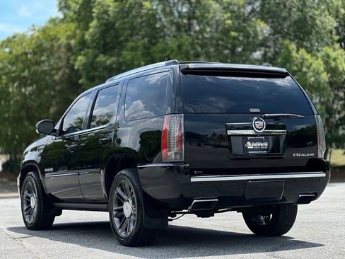 Used 2013 Cadillac Escalade Premium AWD/4WD image 7