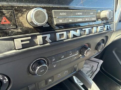 Used 2025 Nissan Frontier SV AWD/4WD image 27