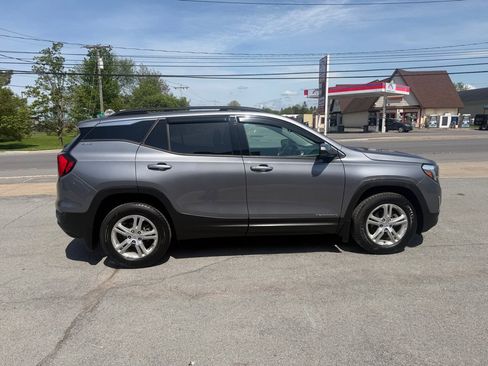 Used 2020 GMC Terrain SLE w/ Driver Convenience Package AWD/4WD image 8