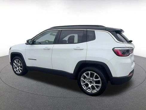 Used 2025 Jeep Compass Limited AWD/4WD image 10
