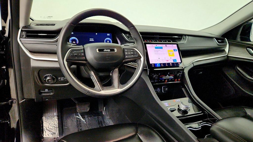 Used 2023 Jeep Grand Cherokee L Limited AWD/4WD image 12