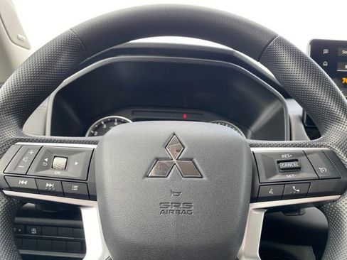New 2026 Mitsubishi Outlander ES image 14